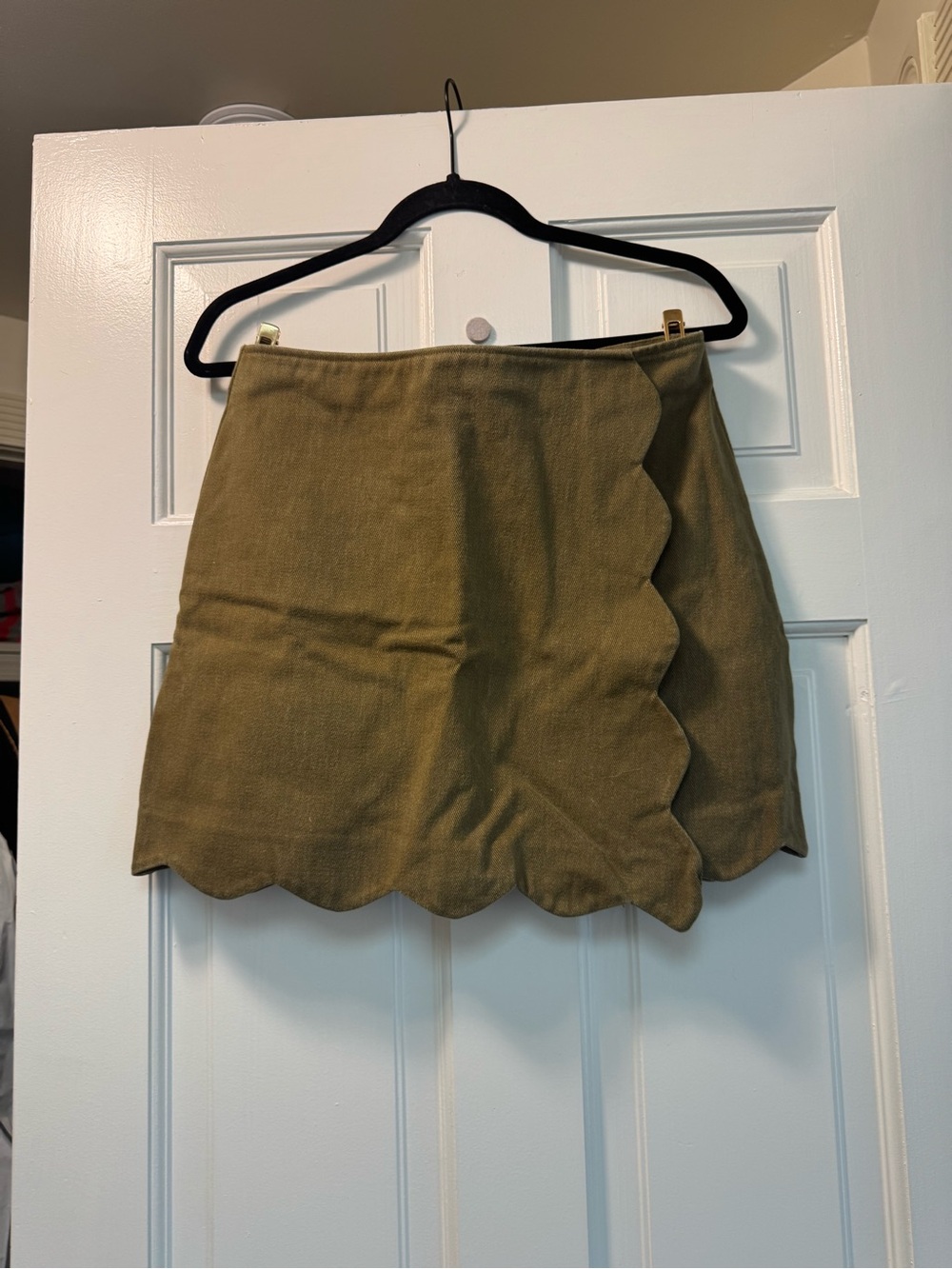 miami Olive Scalloped Hem Mini Skirt